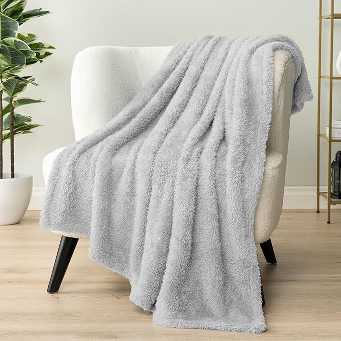 PAVILIA Sherpa Bed Blanket King Size, Light Grey Plush Soft Cozy Blanket for Bed, Fluffy Lightweight Microfiber, Fuzzy All Season Blanket, 90x108 King