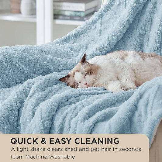 Bedsure Sherpa Fleece Blanket Twin Size for Bed - GentleSoft Fluffy & Cozy Cable Jacquard Tufted for Women Gift, Thick and Warm Blankets for Winter, Blue, 60x80 Inches