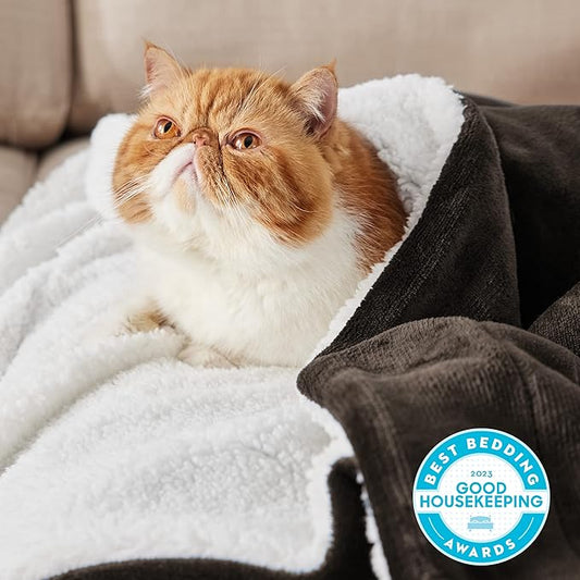 Bedsure Sherpa Fleece Blankets Queen Size for Bed - Thick and Warm, Soft Fuzzy Plush Queen Blanket for Winter, Brown, 90x90 Inches
