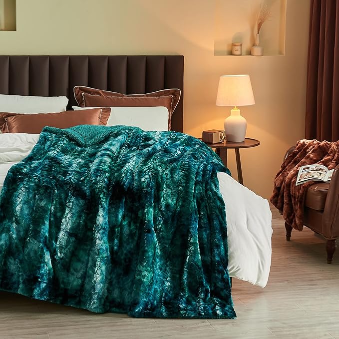 NEWCOSPLAY Super Soft Faux Fur Blanket Twin Size Tie-dye Dark Teal Sherpa Fuzzy Plush Warm Blanket for Sofa Bed (Tie-dye Dark Teal, Twin(60"x80"))